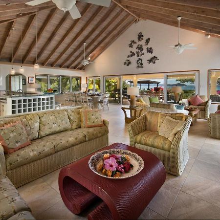 Beachcomber Villa Спениш Таун Екстериор снимка
